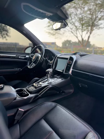 Porsche Cayenne S 2015-10