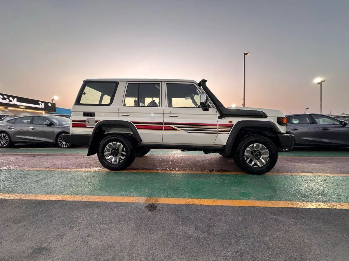 Toyota Land Cruiser 70 LC76 LX LX 2.8L  LX 2.8L-5-0
