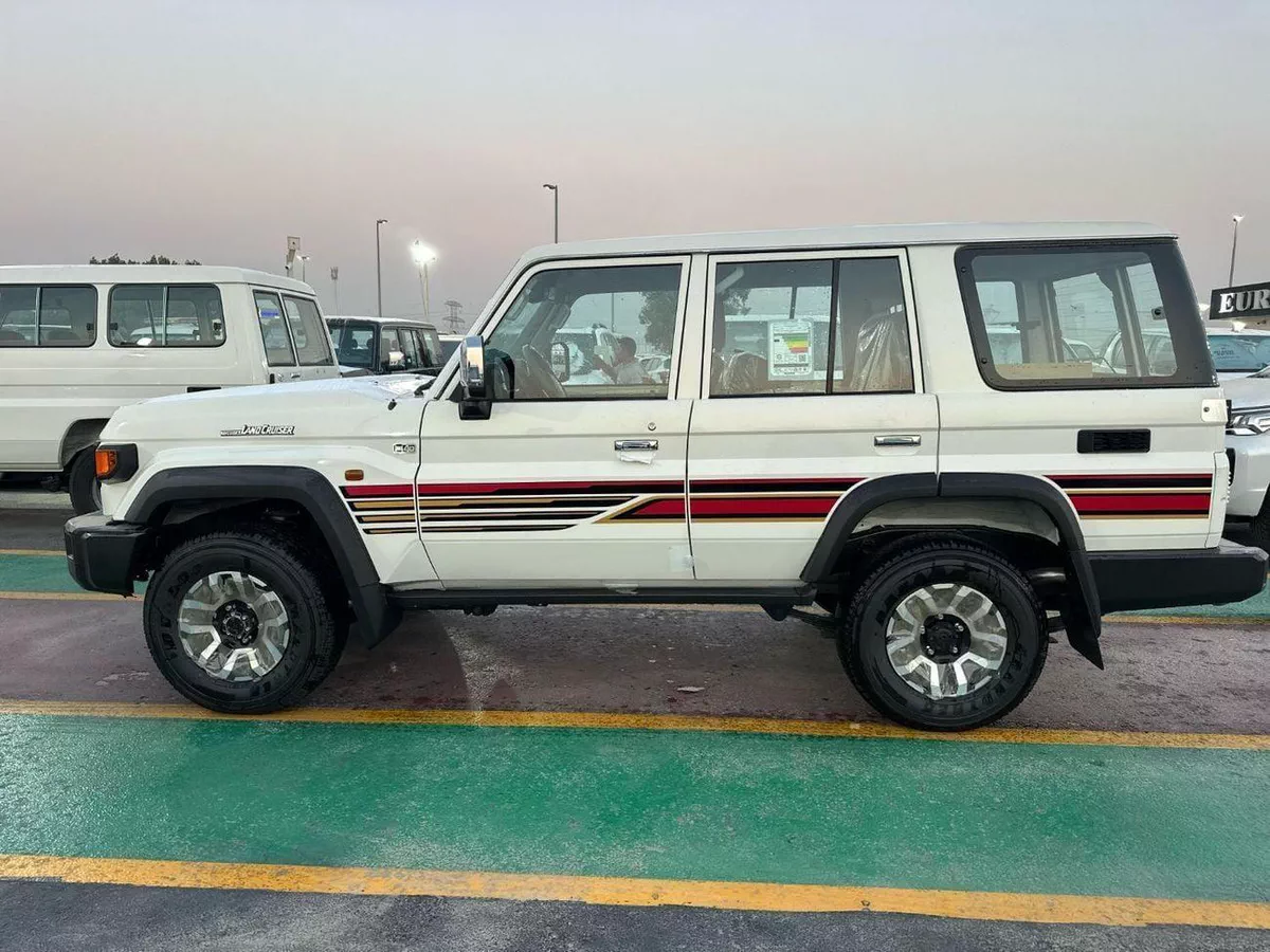 Toyota Land Cruiser 70 LC76 LX LX 2.8L  LX 2.8L-6-0