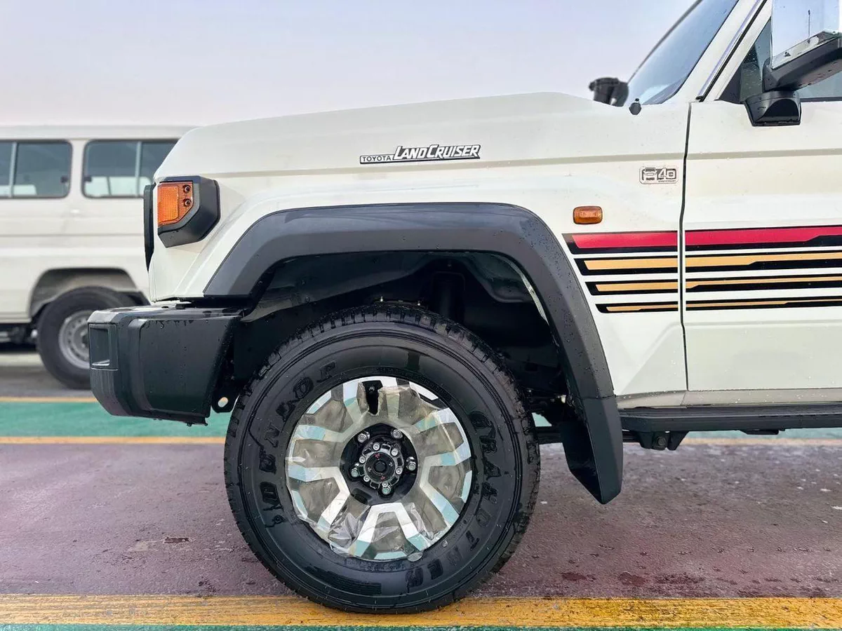 Toyota Land Cruiser 70 LC76 LX LX 2.8L  LX 2.8L-7-0
