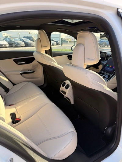 Mercedes Benz C300 STD C 300 2025 premium-15