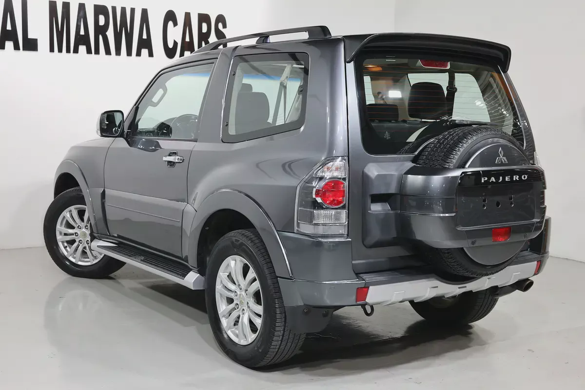 Mitsubishi Pajero 2015 GLS | GCC Specs | Excellent Condition-2-2