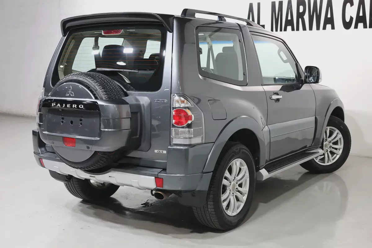 Mitsubishi Pajero 2015 GLS | GCC Specs | Excellent Condition-3-3