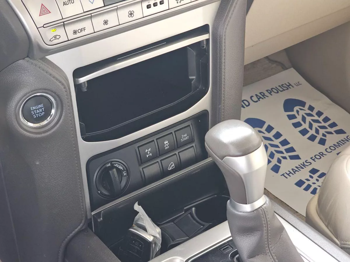 Toyota Prado TX-L 4.0L V6, Model 2022-17-0