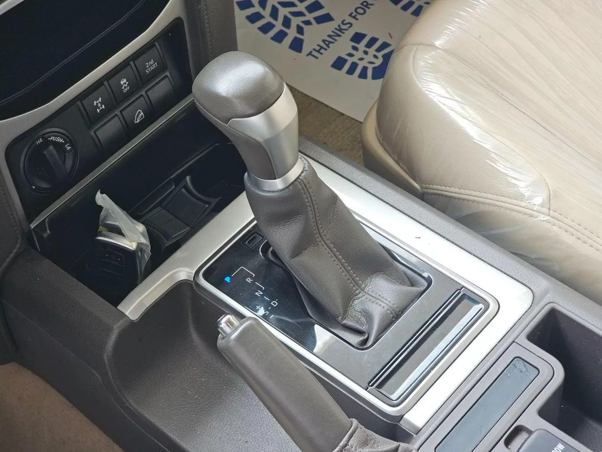 Toyota Prado TX-L 4.0L V6, Model 2022-18-0