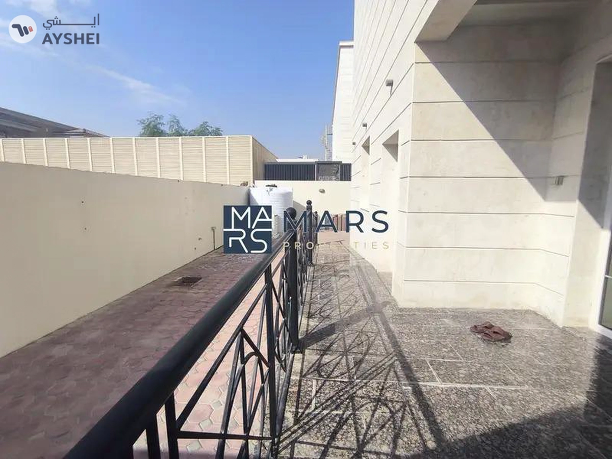 4BHK-Premium Finishes-Best Offer-Prime Location-2-2