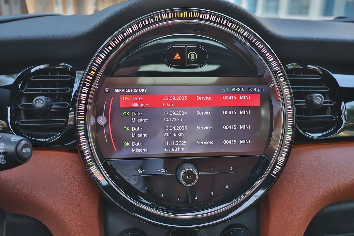 MINI COOPER S - GCC SPECS - UNDER WARRANTY / SERVICE CONTRACT - ACCIDENT FREE - FULL SERVICE HISTORY-14-14