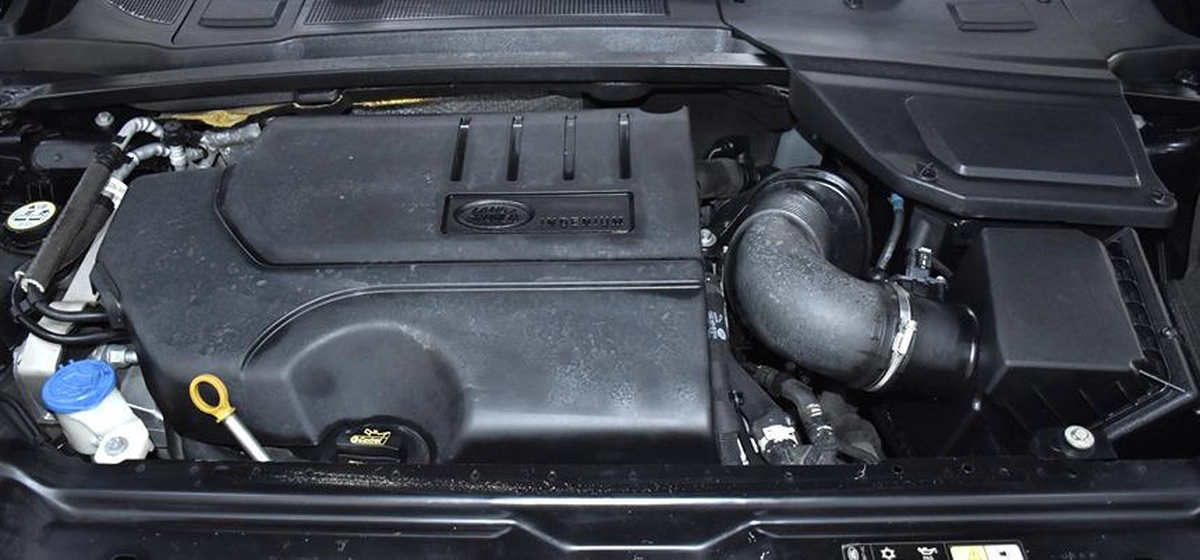 EXCELLENT DEAL for our Land Rover Discovery Sport HSE ( 2018 Model ) in Black Color GCC Specs-2-2