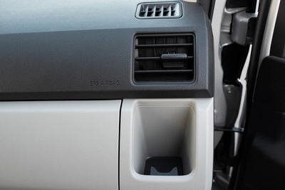 Toyota Hiace Commuter-23