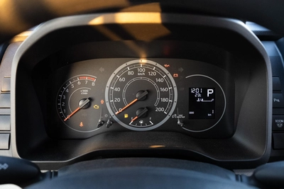 Toyota Hiace Commuter-24