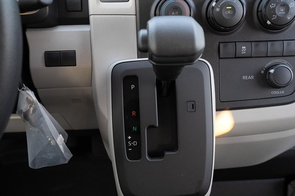 Toyota Hiace Commuter