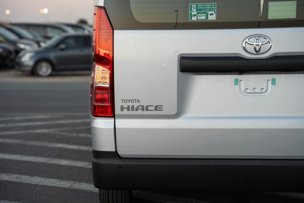 Toyota Hiace Commuter