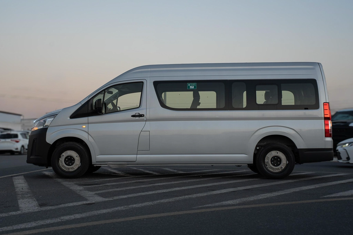 Toyota Hiace Commuter-4-4