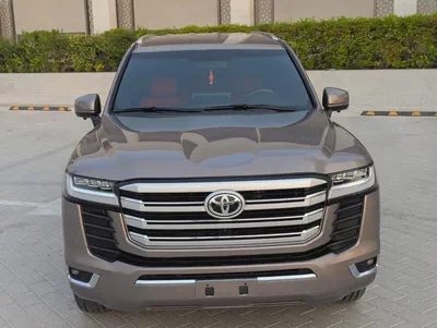 Toyota Land Cruiser GXR 2012 Facelifted 2025 GCC Specs - Interior and Exterior Excellent Condition-2