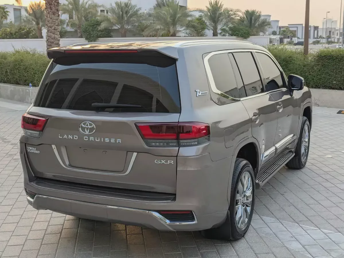 Toyota Land Cruiser GXR 2012 Facelifted 2025 GCC Specs - Interior and Exterior Excellent Condition-3-3
