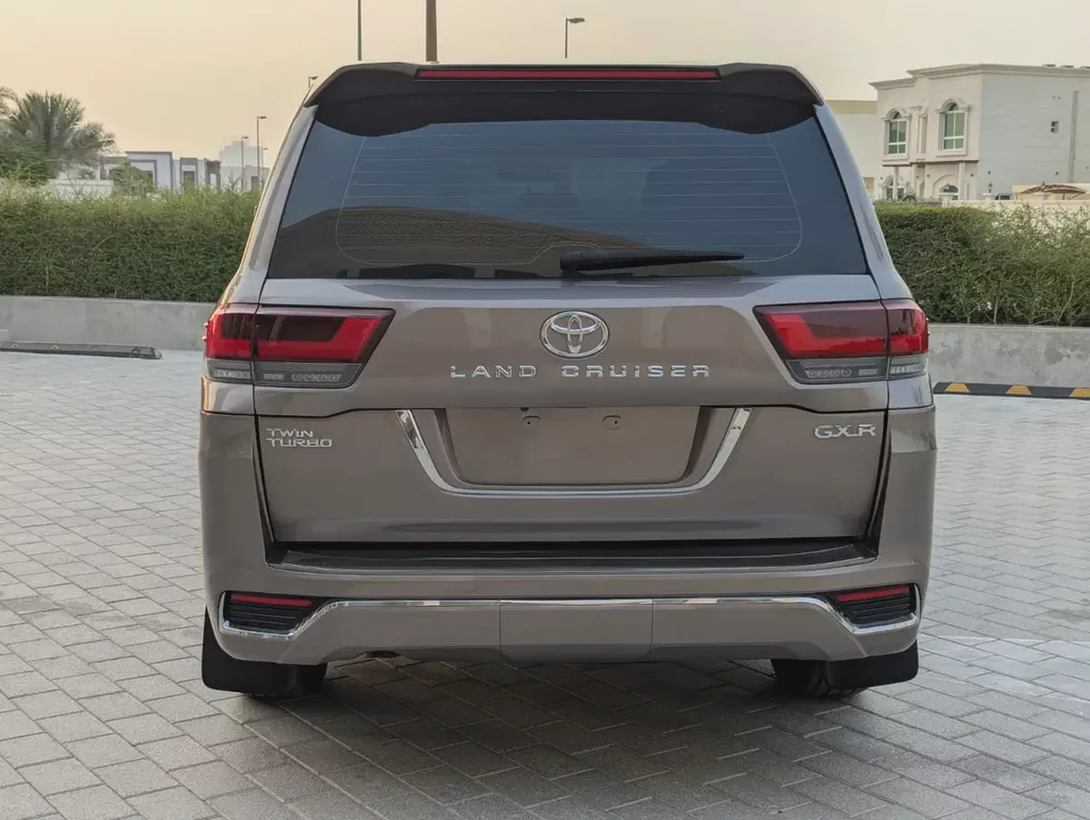 Toyota Land Cruiser GXR 2012 Facelifted 2025 GCC Specs - Interior and Exterior Excellent Condition-5-5