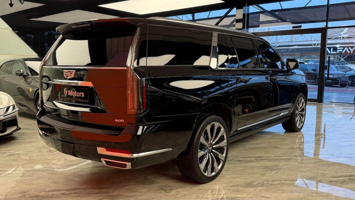 Cadillac Escalade PREMIUM LUXURY PLATINUM Cadillac Escalade 600 - 6 Seats - 2025-21-21