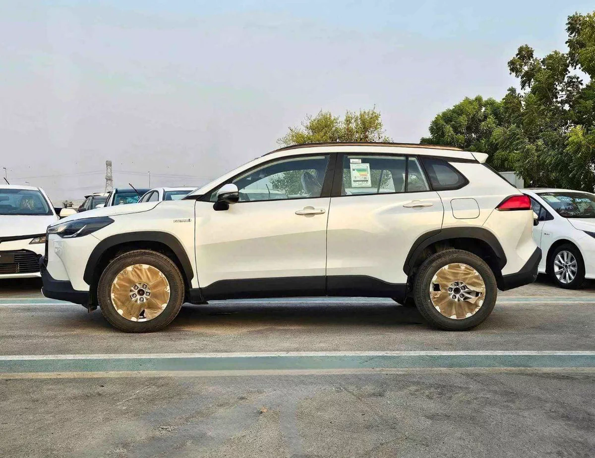 Toyota Corolla Cross LTD HEV HYBRID /1.8L  A/T / FULL OPTION / SUNROOF, LEATHER/ 17" ALLOY WHEELS/CODE#XLE-3-0