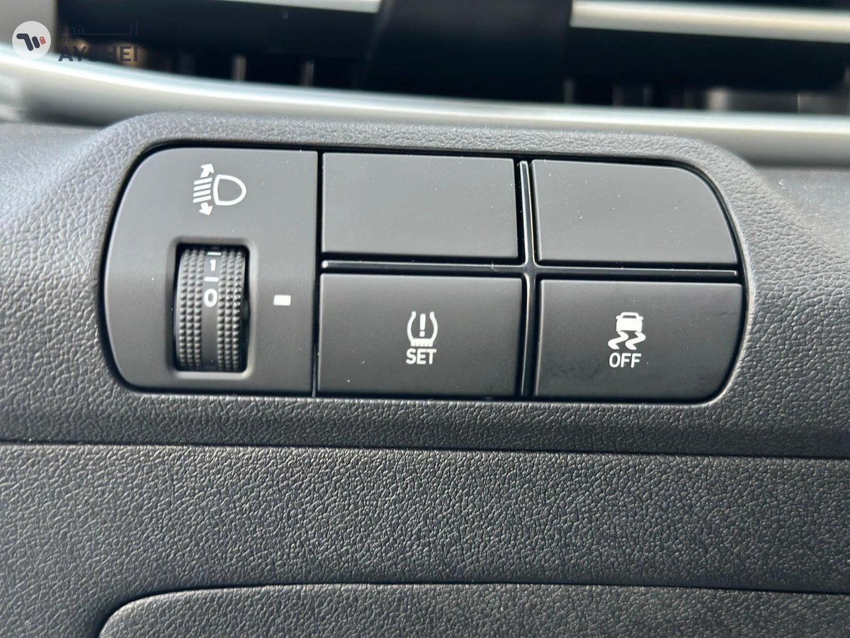 Hyundai Elantra 2025-18-18