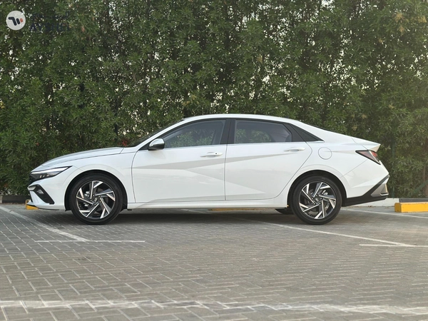 Hyundai Elantra 2025