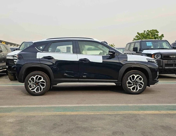 Suzuki Fronx GLX / EURO 5 HYBRID /1.5L V4/ HEADUP DISPLAY / 360*CAMERAS /" 9" DISPLAY AUDIO