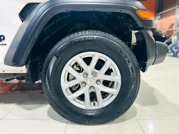 Jeep Wrangler Sport S 2023 - Canadian Specs - Perfect Condition!