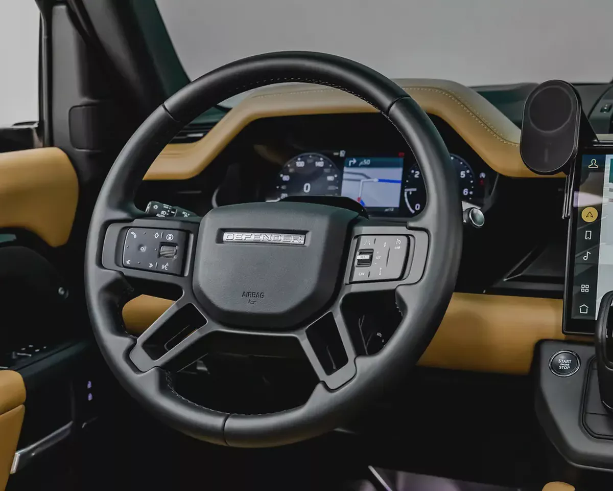 LAND ROVER DEFENDER 110 - HSE X DYNAMIC - 2026 - AL TAYER WARRANTY AND SERVICE CONTRACT-10-10