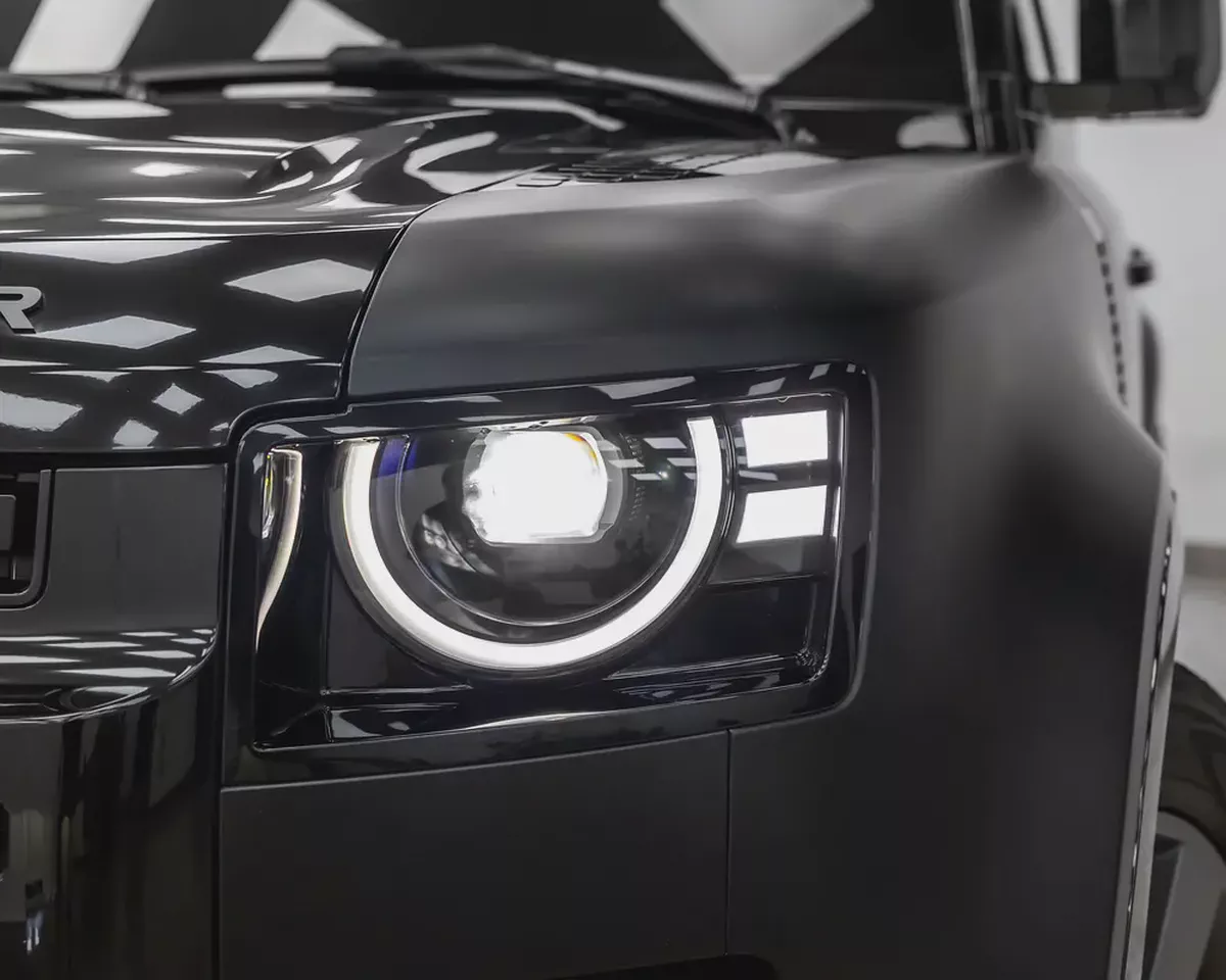 LAND ROVER DEFENDER 110 - HSE X DYNAMIC - 2026 - AL TAYER WARRANTY AND SERVICE CONTRACT-4-4