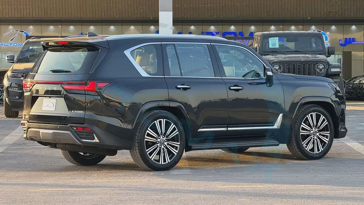 (Only For Export) Lexus LX 700h Signature 2026 | GCC Specs | Brand New Luxury Hybrid-5-5