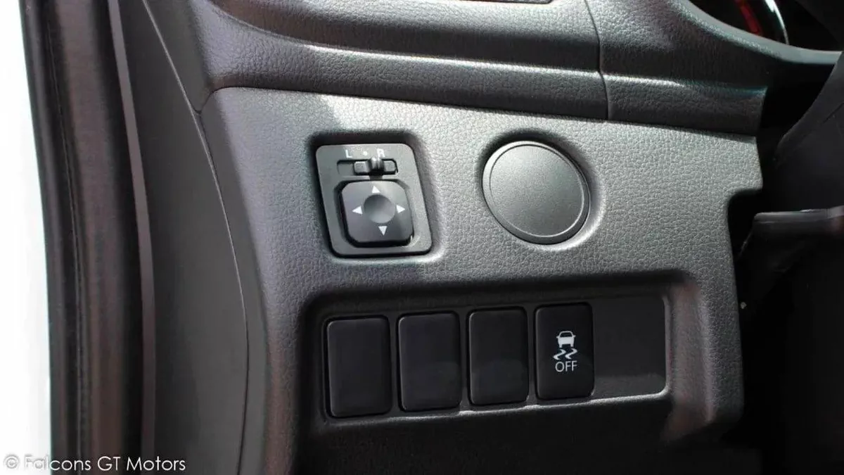 Mitsubishi L200 GLX Mitsubishi L200 L200 2.4L DIESEL 4WD 2023-12-0
