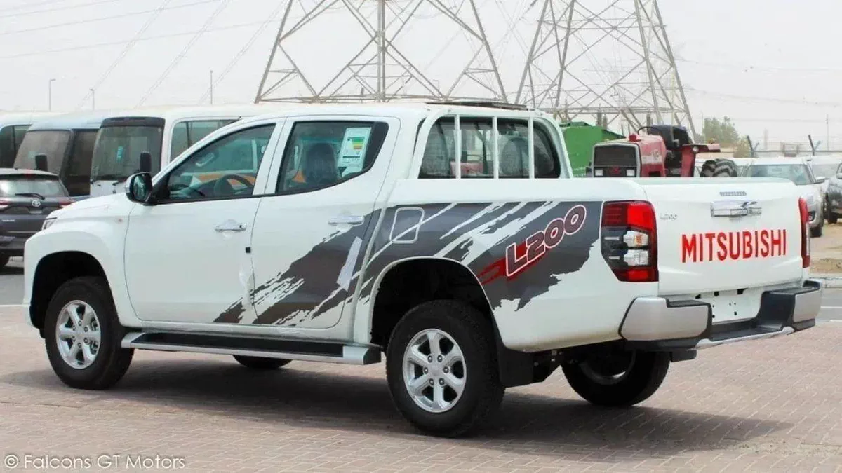 Mitsubishi L200 GLX Mitsubishi L200 L200 2.4L DIESEL 4WD 2023-5-0
