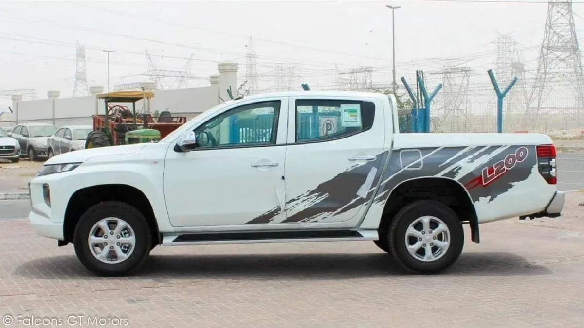Mitsubishi L200 GLX Mitsubishi L200 L200 2.4L DIESEL 4WD 2023-6-0