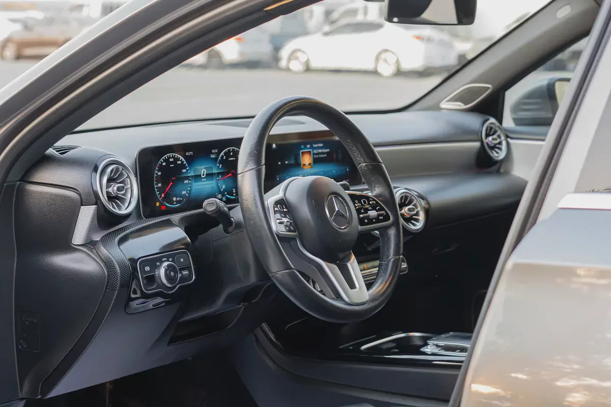 MERCEDES BENZ  A220 2020-9-9