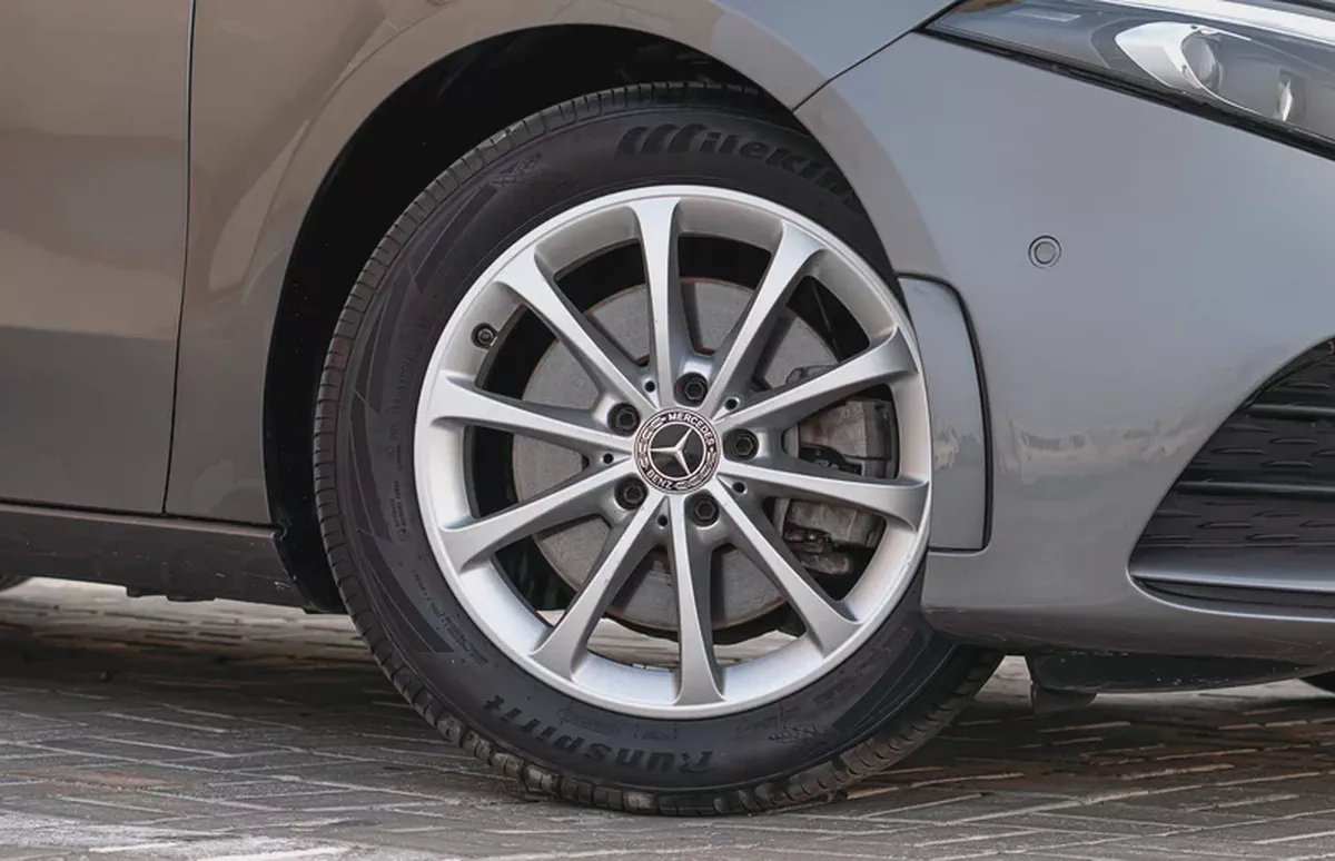 MERCEDES BENZ  A220 2020-6-6
