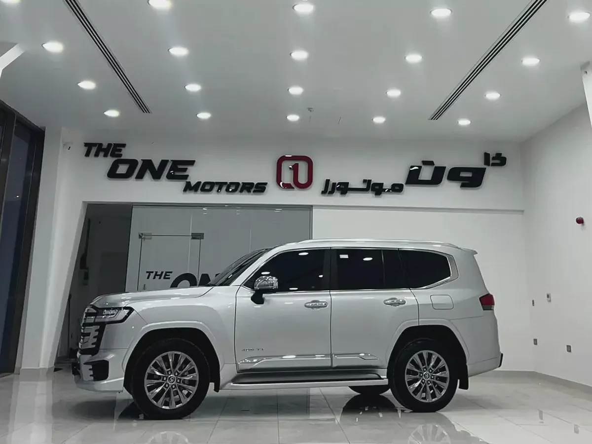 Toyota Land Cruiser VXR 2025 3.5L Turbo GCC Specs Under Warranty
