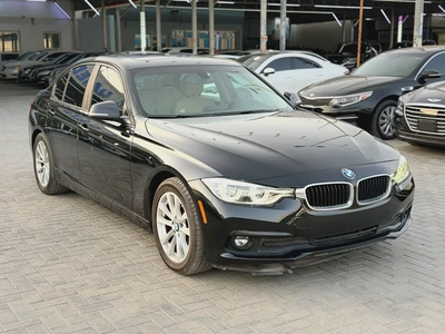 BMW 3-Series 318i Exclusive 2018 - American Specs-2
