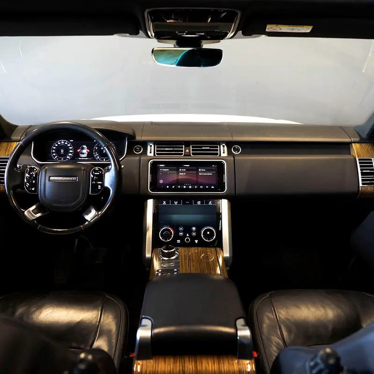 AED 2,682 pm • 0% Downpayment • Range Rover Vogue Supercharged • 1 Year Warranty-7-7