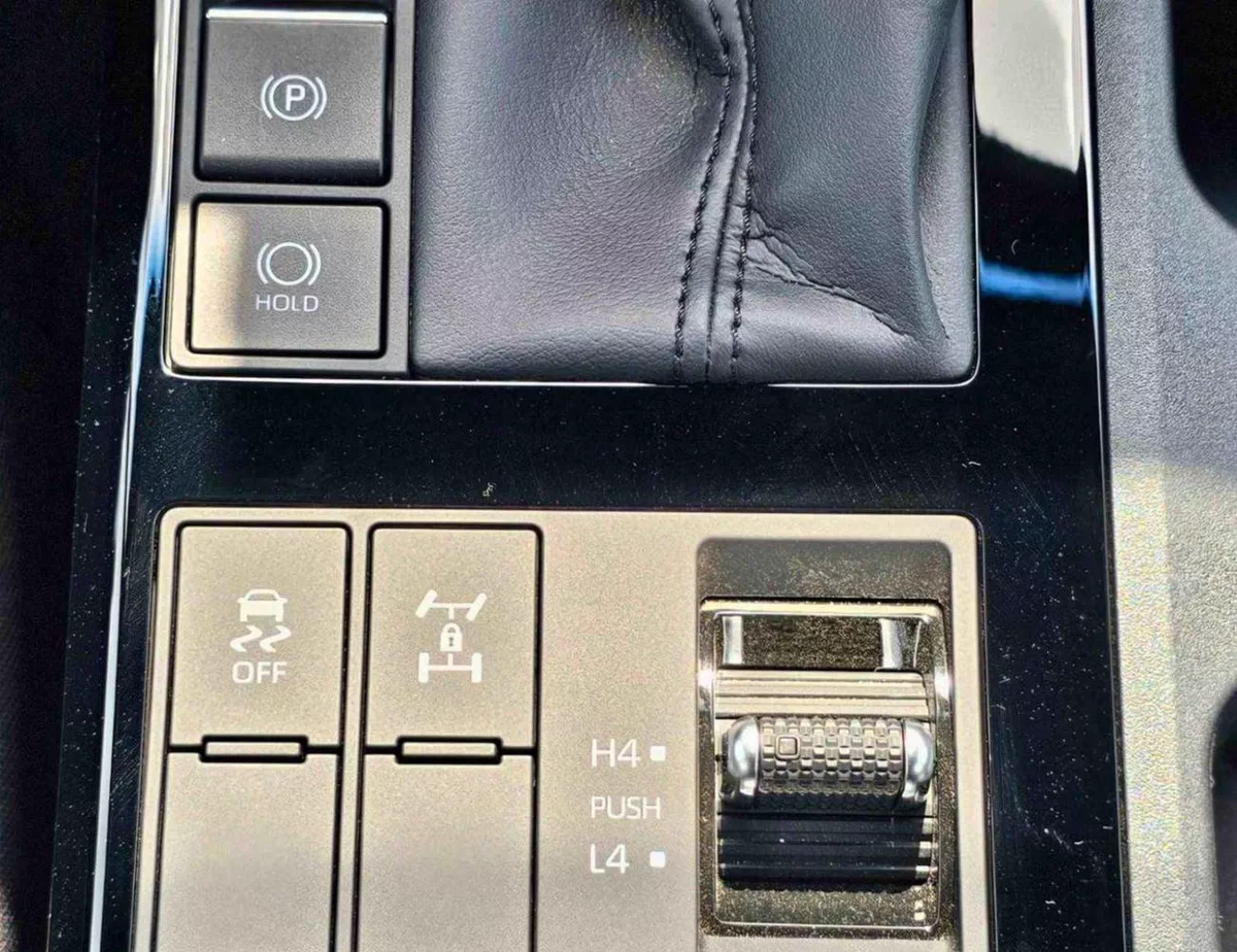 Toyota Prado  ALL ROUNDER TURBO MID OPTION || 2.4L PETROL V4 || LETHAER WITH DRIVER PWR SEAT /SUNROOF (CODE#P24AR2-16-0