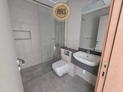 One Month Free Spacious One Bedroom Apartment with All Amenities-6