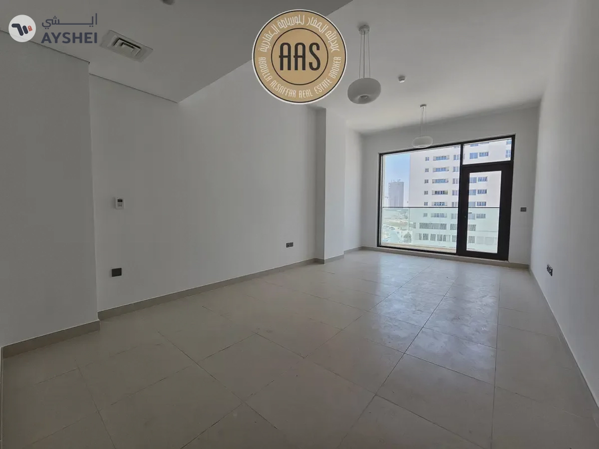 One Month Free Spacious One Bedroom Apartment with All Amenities-4-4
