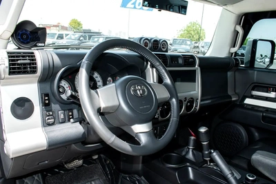 Toyota FJ Cruiser VXR 2021 - GCC Specs - Excellent Condition-17