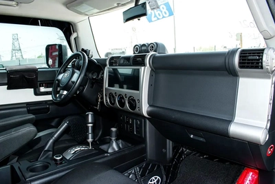 Toyota FJ Cruiser VXR 2021 - GCC Specs - Excellent Condition-18