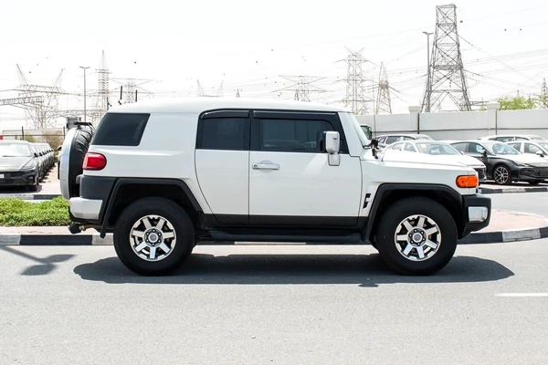 Toyota FJ Cruiser VXR 2021 - GCC Specs - Excellent Condition