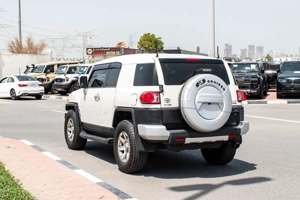 Toyota FJ Cruiser VXR 2021 - GCC Specs - Excellent Condition