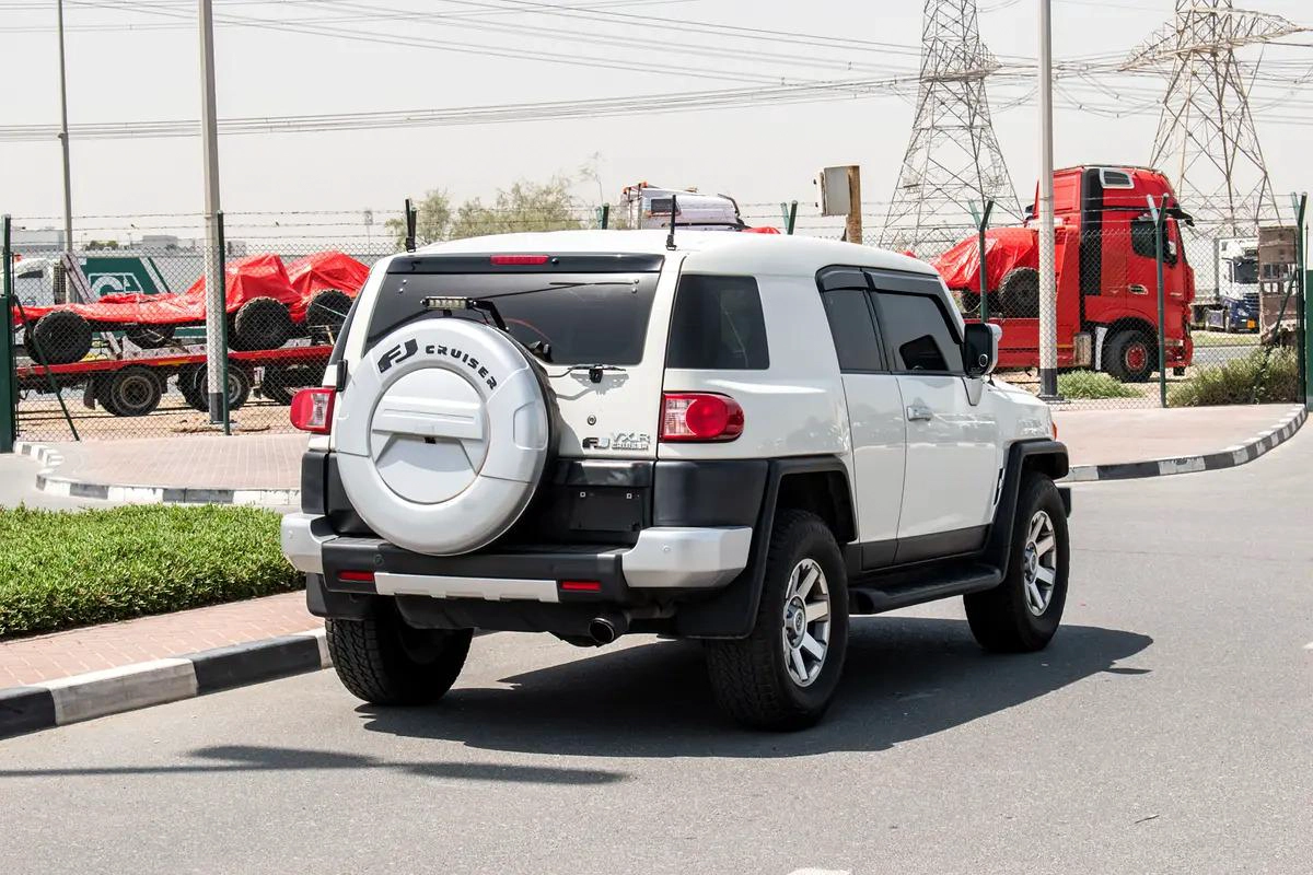 Toyota FJ Cruiser VXR 2021 - GCC Specs - Excellent Condition-6-6