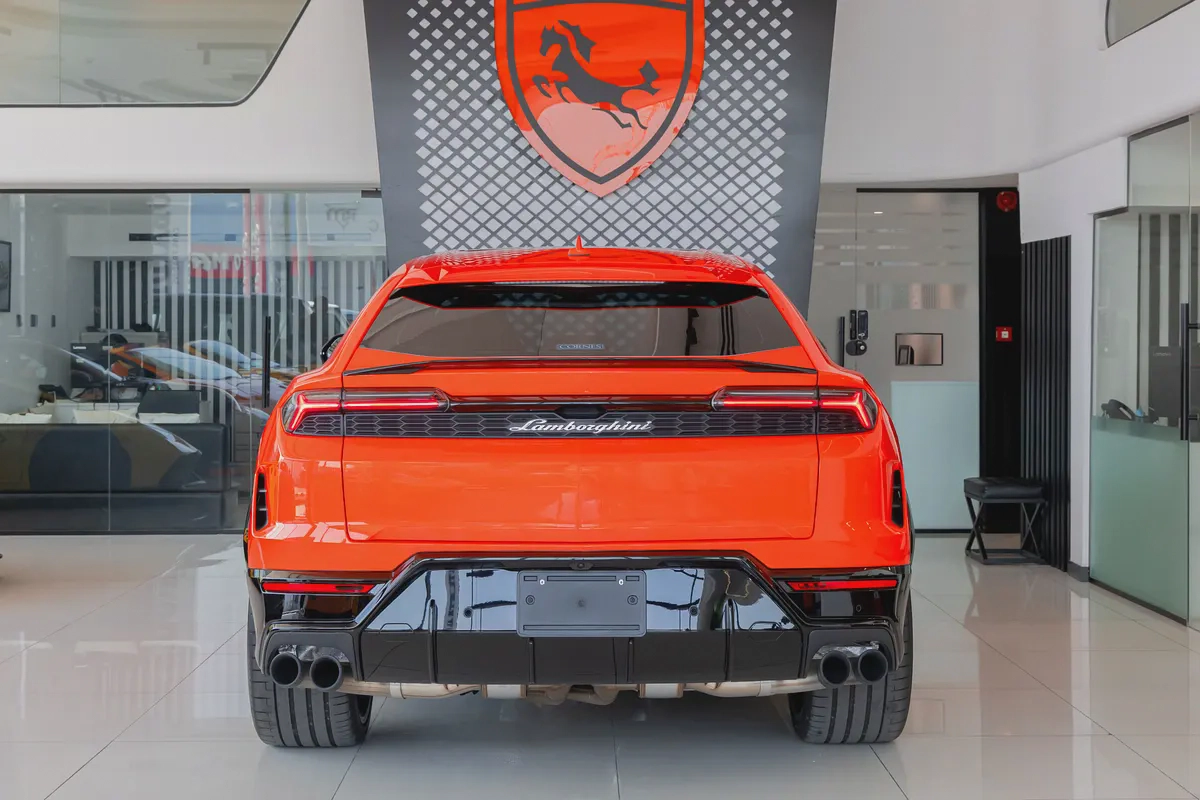 Lamborghini Urus SE | Slightly Used | WARRANTY + SERVICE CONTRACT | FULL CARBON FIBE-4-4