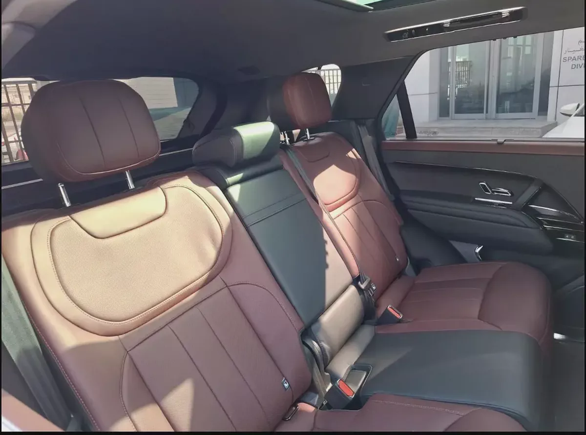 RANGE ROVER SPORT DYNAMIC HSE P400 - 2023 - GCC - AL TAYER WARRANTY AND SERVICE CONTRACT-8-8