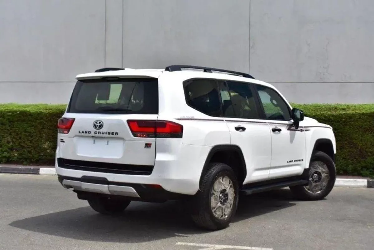 Toyota Land Cruiser GR SPORT 2024 TOYOTA LAND CRUISER 300 GR-SPORT V6 3.3L TWIN TURBO AT-4-0