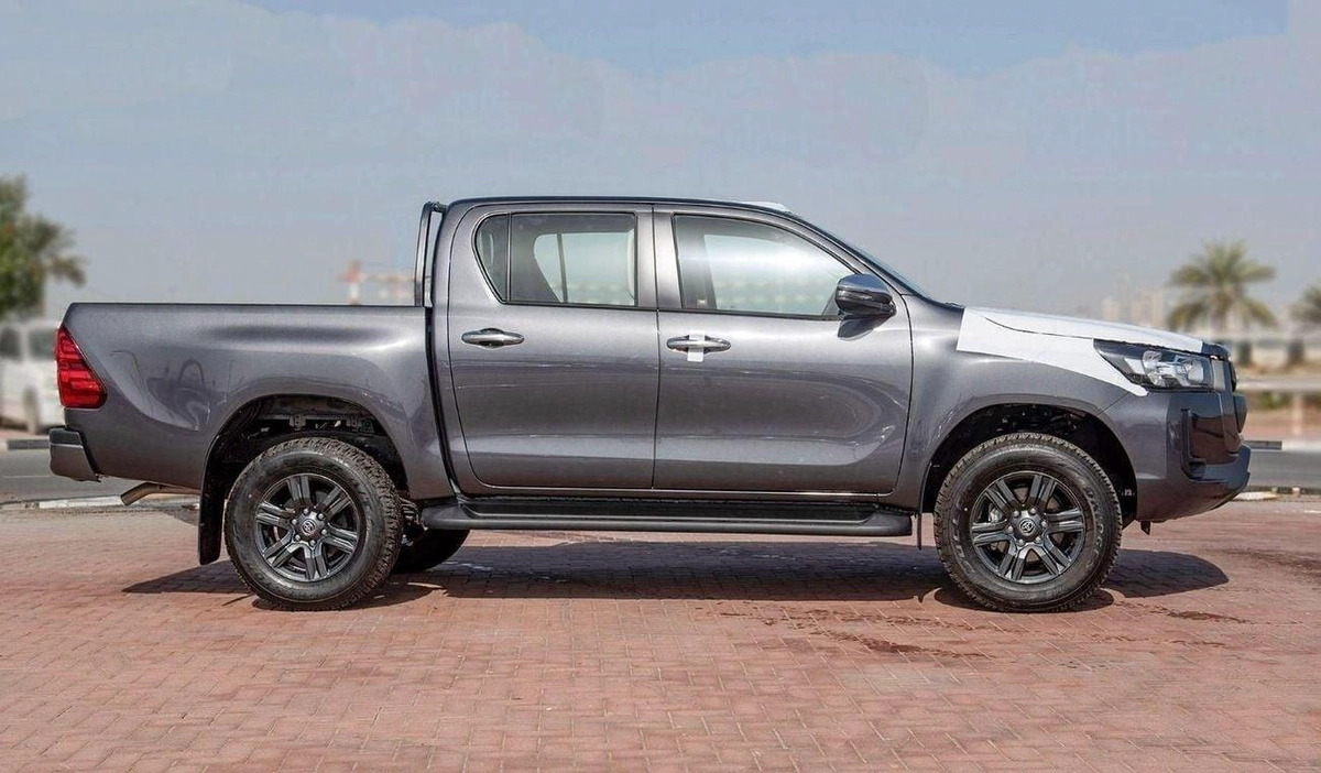 Toyota Hilux SGLX TOYOTA HILUX 2.4L MID OPTION A/T MY2025 FOR EXPORT