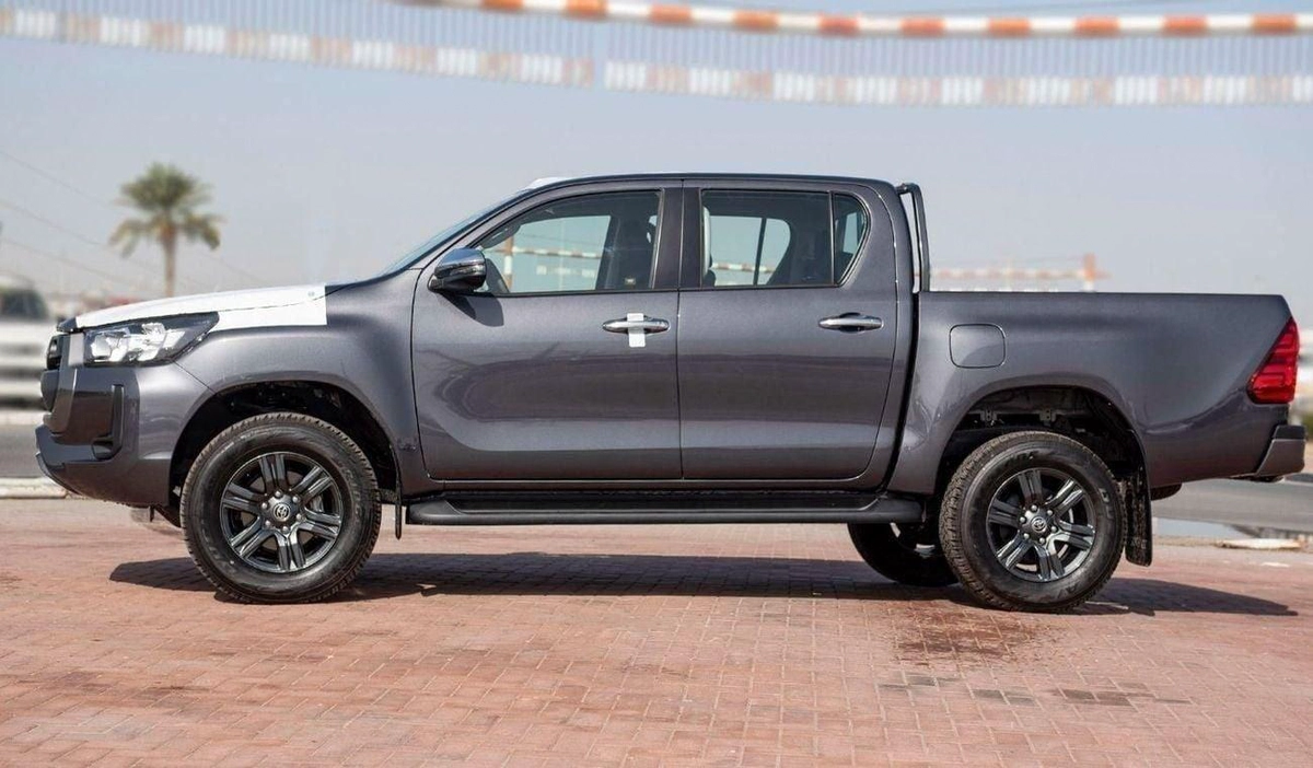 Toyota Hilux SGLX TOYOTA HILUX 2.4L MID OPTION A/T MY2025 FOR EXPORT